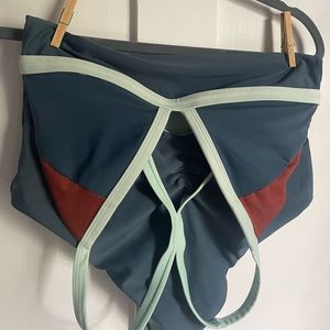 PraNa  color block one piece, size medium